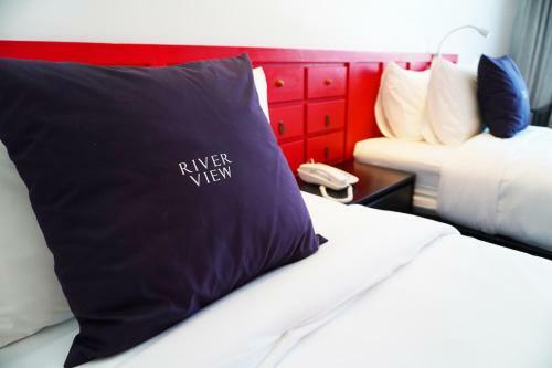 Hostal River View Guest House