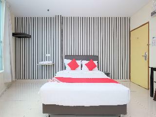 Oyo 89493 Q Hotel