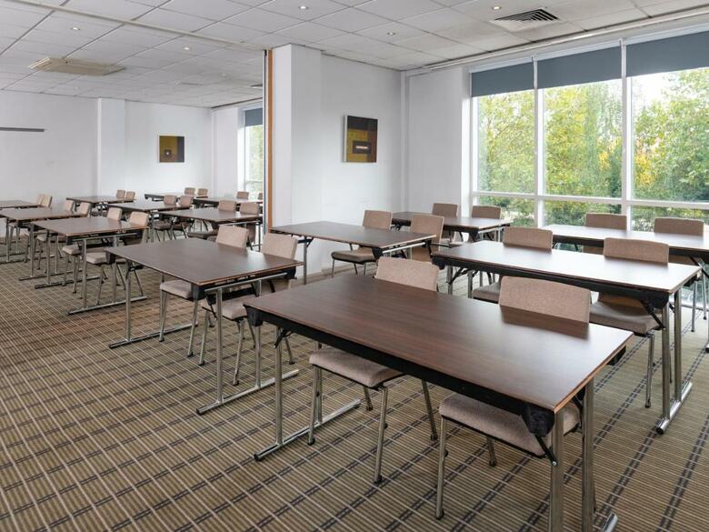 Hotel Express By Holiday Inn Greenwich