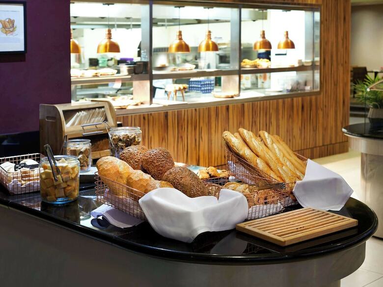 Hotel Novotel London West