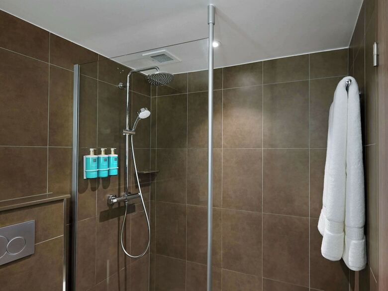 Hotel Novotel London West