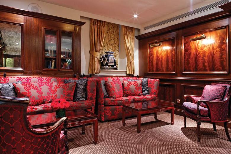 Rochester Hotel By Blue Orchid