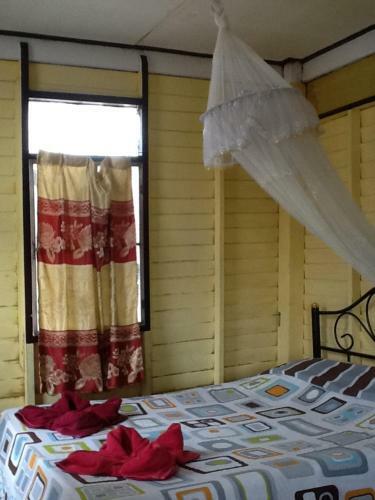 Hostal Phiman Riverview Guesthouse