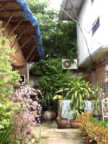 Hostal Phiman Riverview Guesthouse