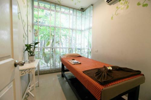 Serene Bangkok Bed And Breakfast