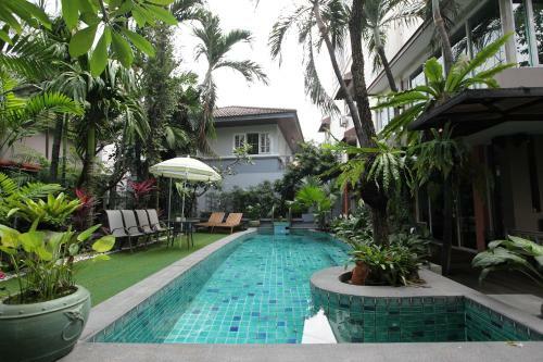Serene Bangkok Bed And Breakfast