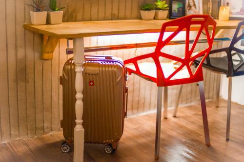 Glur Bangkok Hostel & Coffee Bar