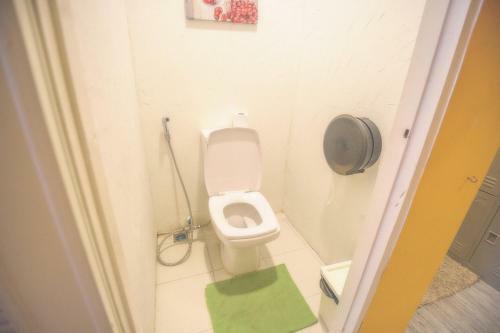 Glur Bangkok Hostel & Coffee Bar