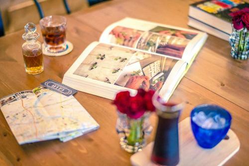 Glur Bangkok Hostel & Coffee Bar