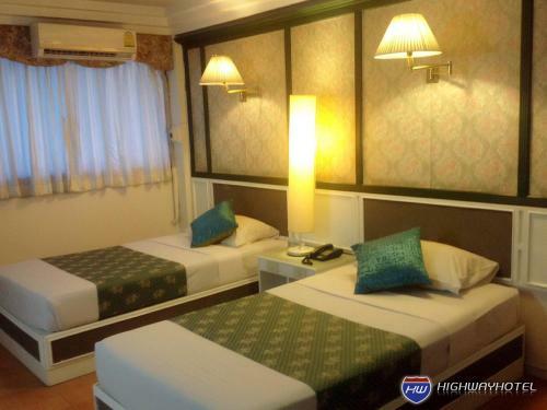 Highway Hotel