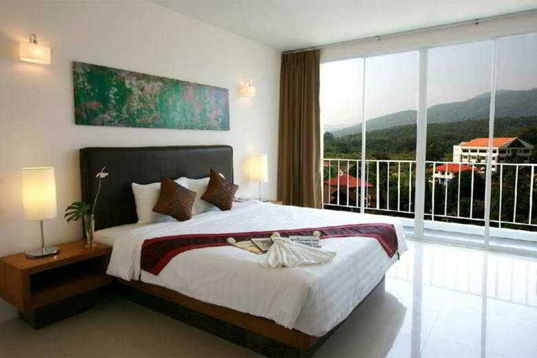 B2 Premier Hotel & Resort