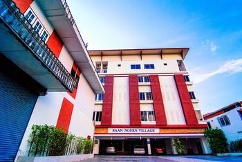 Hotel Baan Ngern Village