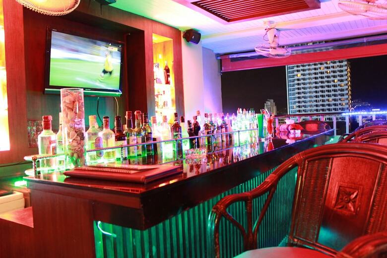 Patong Hemingway's Hotel