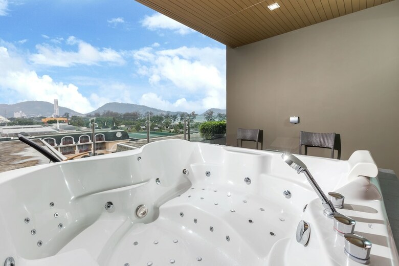 Hotel The Charm Resort Phuket