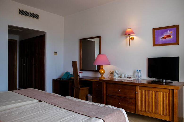 Hotel The Orangers Beach Resort And Bungalows