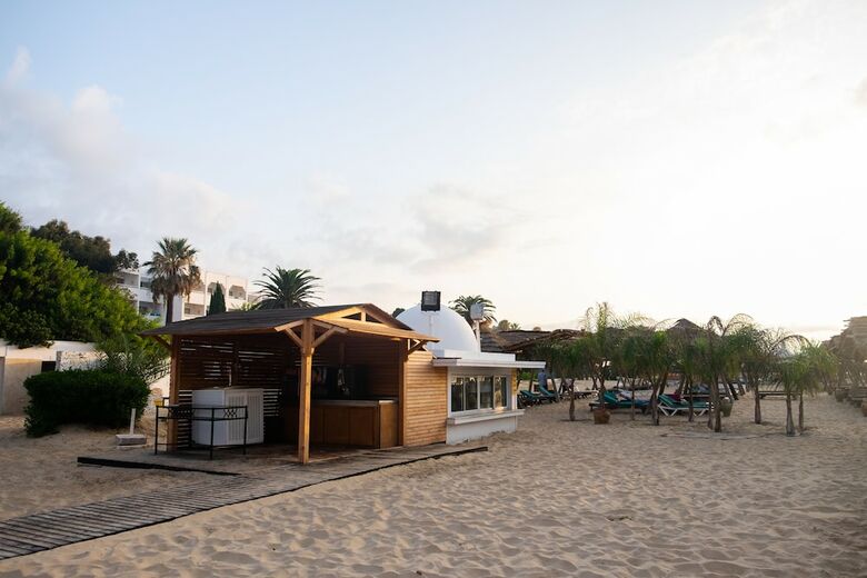 Hotel The Orangers Beach Resort And Bungalows