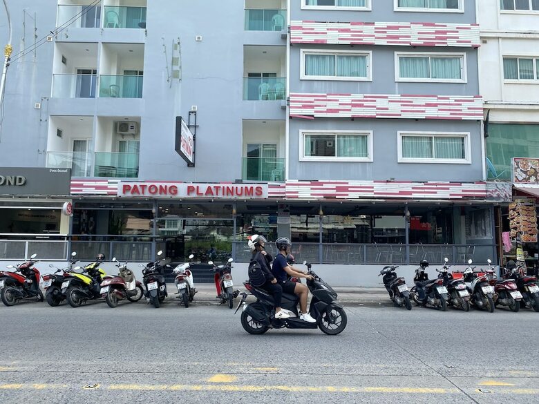 Hotel Patong Holiday