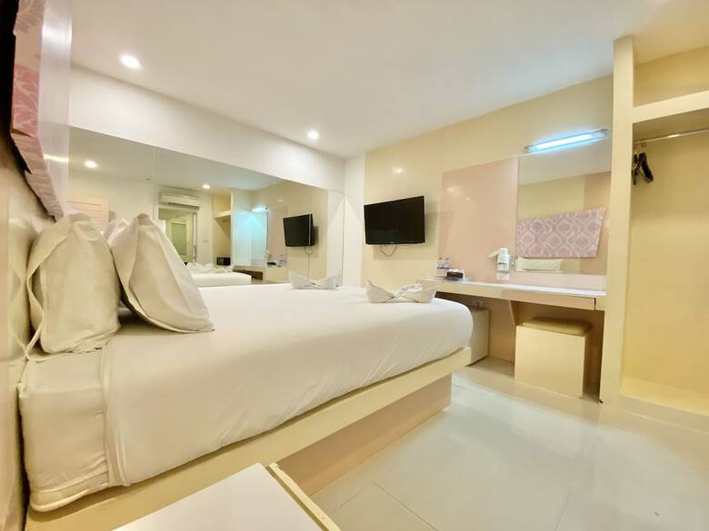 Hotel Patong Holiday