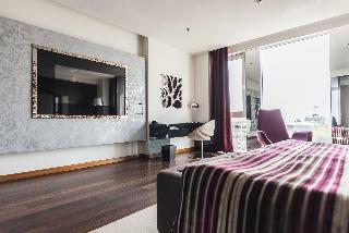 Hotel 11 Mirrors