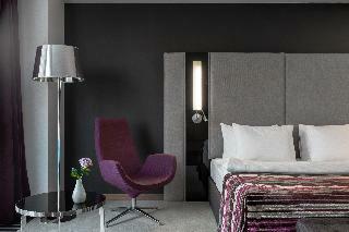 Hotel 11 Mirrors