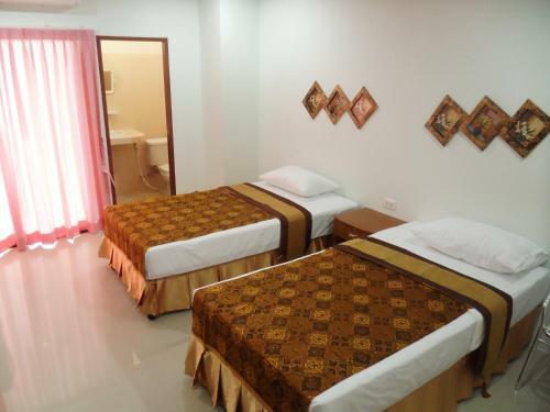 Hostal G&b Guesthouse
