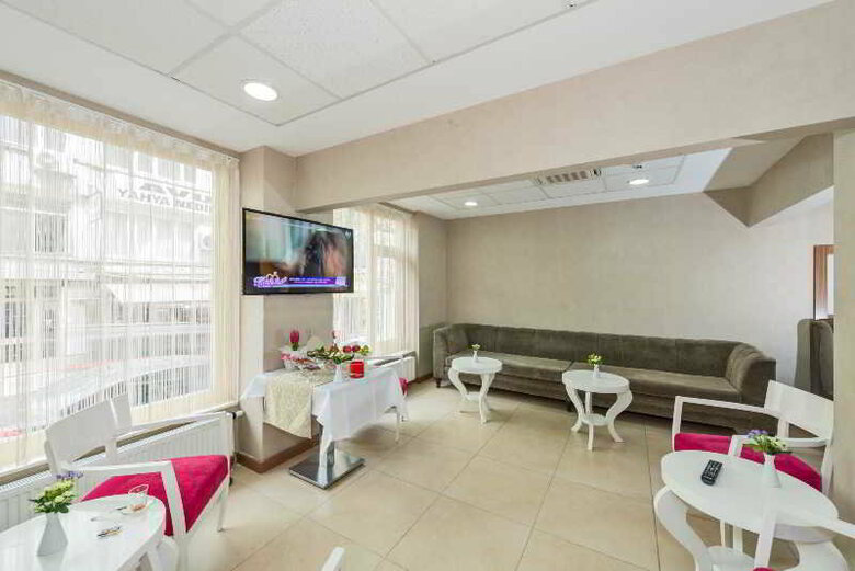 La Garden Hotel