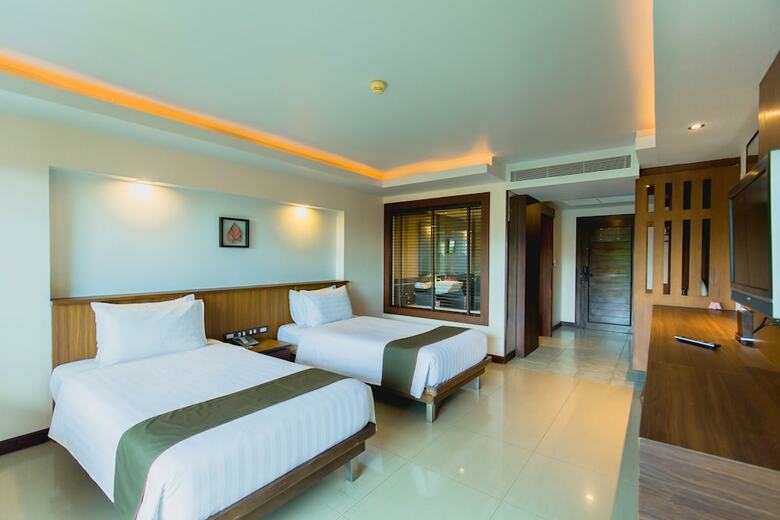 Hotel Thanthip Beach Resort