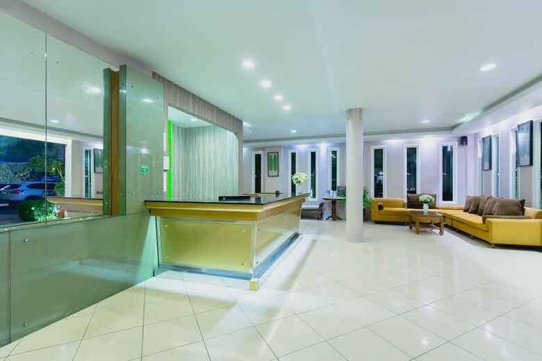 Hotel Thanthip Beach Resort