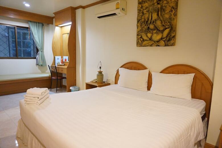 Hostal Andaman Sea Guesthouse