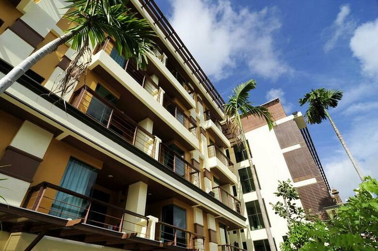 Poppa Palace Hotel