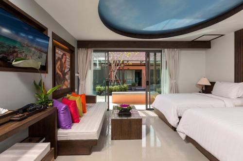 Dolphin Hotel Phuket