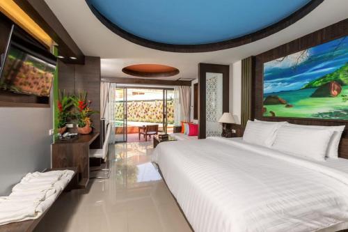 Dolphin Hotel Phuket