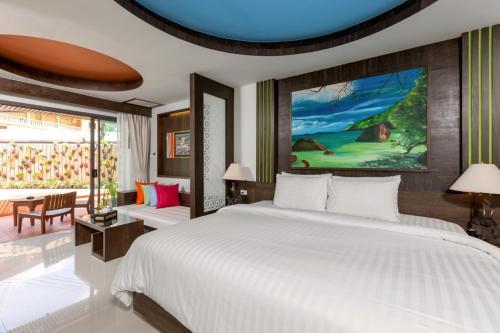 Dolphin Hotel Phuket