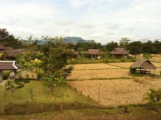Hotel Ban Chomna Resort