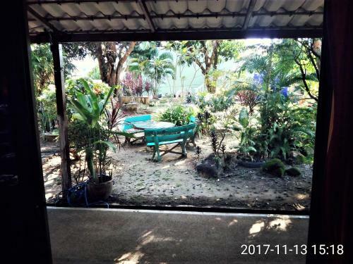 Hostal The Guest House