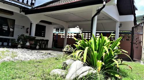 Hostal The Guest House