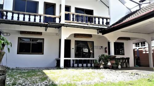 Hostal The Guest House