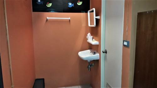 Hostal The Guest House