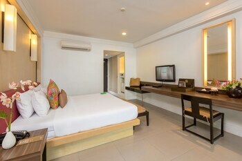 Hotel Sawaddi Patong Resort & Spa