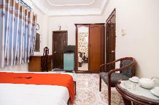 Hotel Reddoorz Plus Near Nowzone Plaza