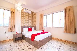 Hotel Reddoorz Plus Near Nowzone Plaza