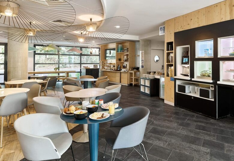 B&B Hotel V�lizy Est