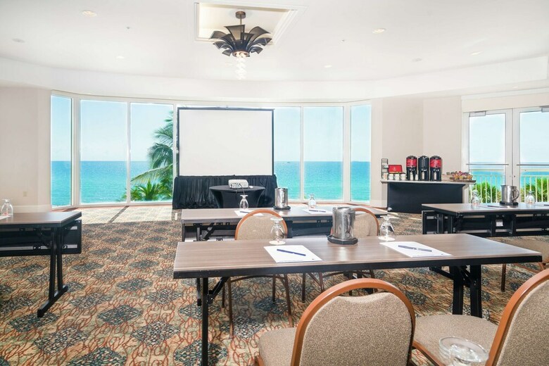 Hotel Doubletree Ocean Point Resort & Spa