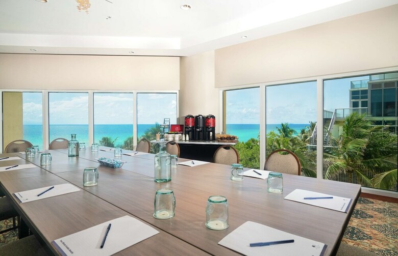 Hotel Doubletree Ocean Point Resort & Spa