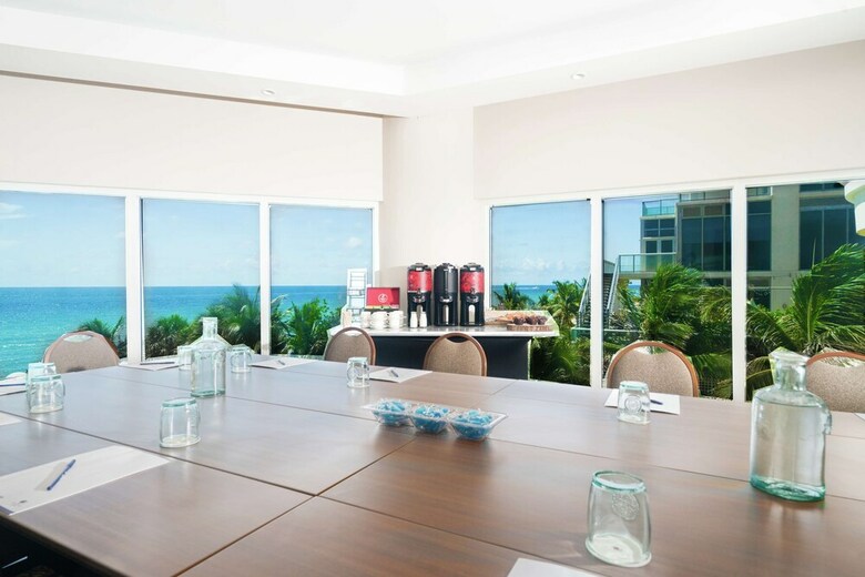 Hotel Doubletree Ocean Point Resort & Spa