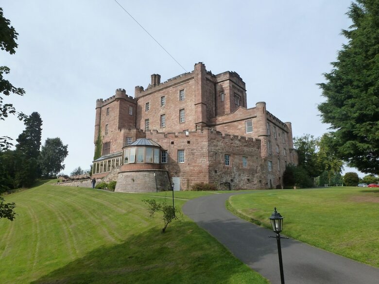 Hotel Dalhousie Castle
