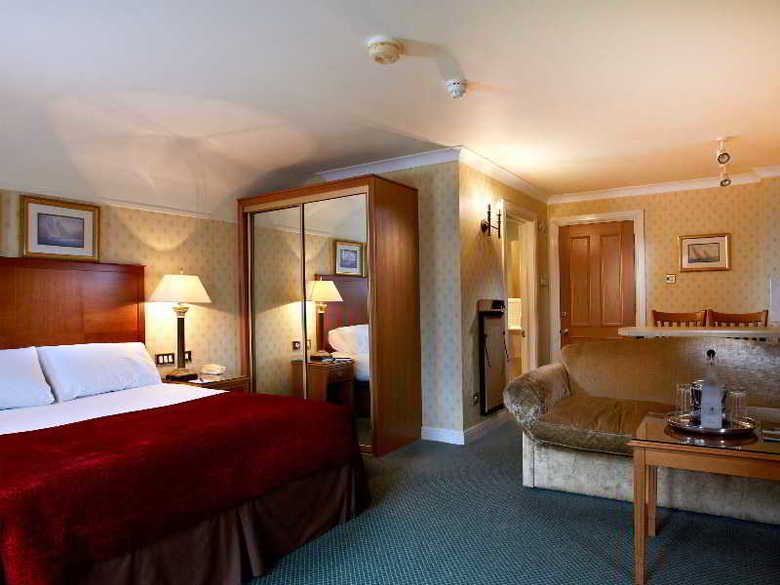 Macdonald Elmers Court Hotel & Resort