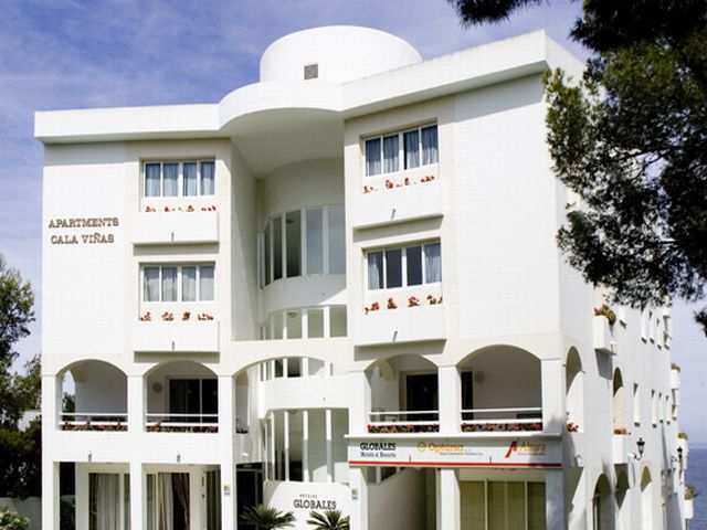 Globales Apartamentos Cala Vi�as Only Adults +16