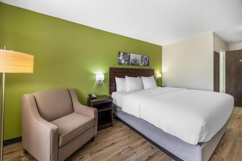 Hotel Americinn By Wyndham Salina