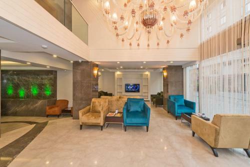 Apartamentos Bisetun Hotel